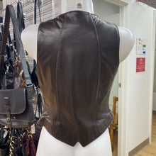 Load image into Gallery viewer, Danier leather vest XS
