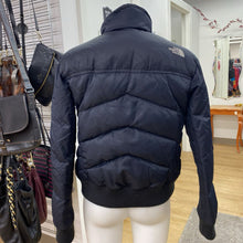 Load image into Gallery viewer, The North Face puffer jacket M
