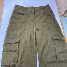 Load image into Gallery viewer, H&amp;M cargo pants 8
