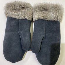 Load image into Gallery viewer, Manitobah Mukluk suede/fur mittens
