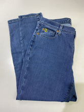 Load image into Gallery viewer, Second Yoga Jeans skinny jeans 32
