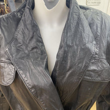 Load image into Gallery viewer, Danier cropped leather jacket M
