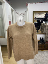 Load image into Gallery viewer, Babaton sweater 2XS
