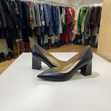 Load image into Gallery viewer, Marc Fisher block heels 8
