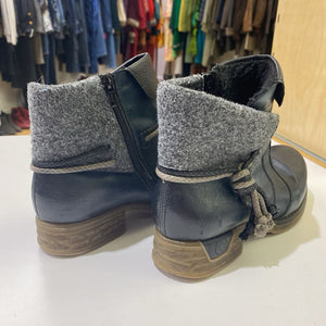 Rieker leather/wool booties 37