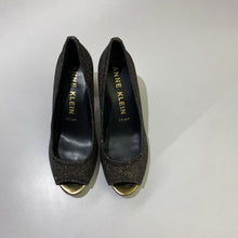 Load image into Gallery viewer, Anne Klein metallic peep toe pumps 7.5
