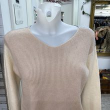 Load image into Gallery viewer, Vince cashmere sweater S
