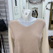 Load image into Gallery viewer, Vince cashmere sweater S
