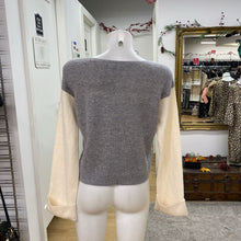 Load image into Gallery viewer, Vince cashmere sweater S
