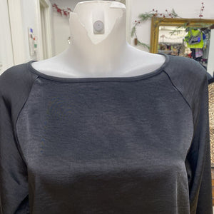 Gap satin top M