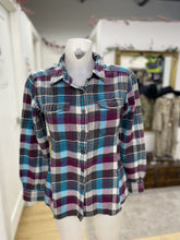 Load image into Gallery viewer, Patagonia plaid top 2
