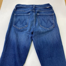 Load image into Gallery viewer, Mother The Weekender Fray jeans 26
