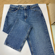 Load image into Gallery viewer, Dynamite studded rhinestone jeans 29/8
