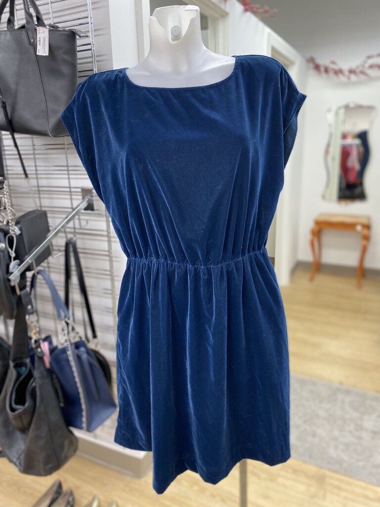 Gap velour dress M