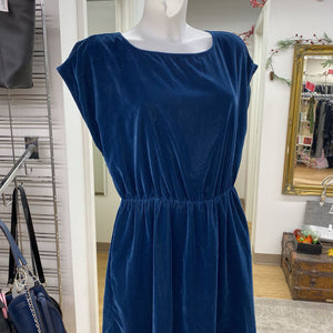 Gap velour dress M