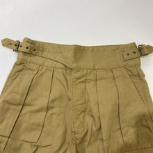 Load image into Gallery viewer, Banana Republic pleated cargo pants NWT 4s
