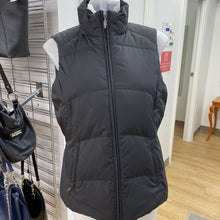 Load image into Gallery viewer, Eddie Bauer puffer vest XS
