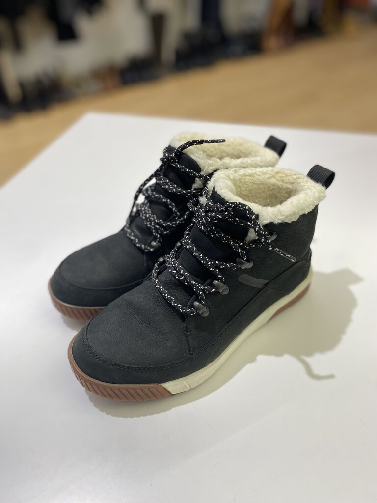 The North Face Sierra Mid Lace Waterproof boots 6.5