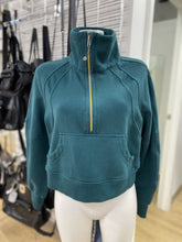 Load image into Gallery viewer, Lululemon half zip semi crop sweatshirt XS/S
