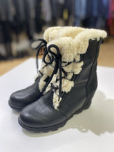 Load image into Gallery viewer, Sorel Joan of Artic Wedge boots 7.5
