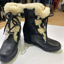 Load image into Gallery viewer, Sorel Joan of Artic Wedge boots 7.5
