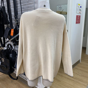 Zara two pocket sweater M