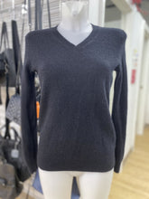 Load image into Gallery viewer, HBC cashmere sweater M
