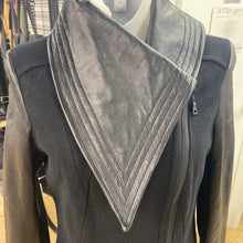 Load image into Gallery viewer, Danier mixed fabric coat S
