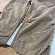 Load image into Gallery viewer, Ganni corduroy pants 38
