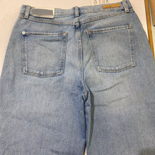 Load image into Gallery viewer, Second Yoga Jeans Chloe jeans NWT 32
