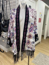 Load image into Gallery viewer, Desigual floral kimono M
