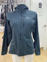 Load image into Gallery viewer, arcteryx pull over thin jacket S
