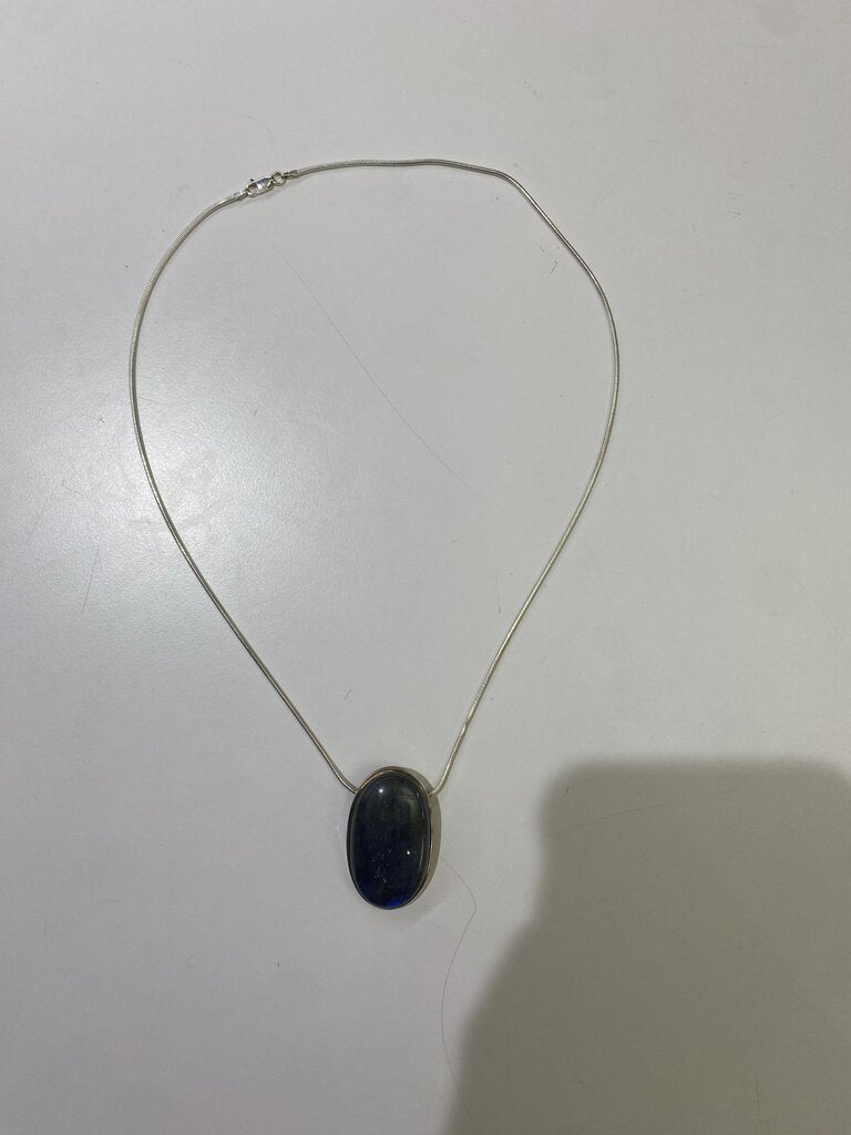 .925 chain w blue stone pendant