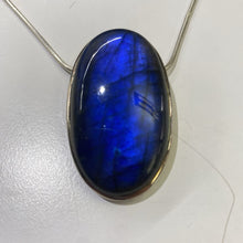 Load image into Gallery viewer, .925 chain w blue stone pendant
