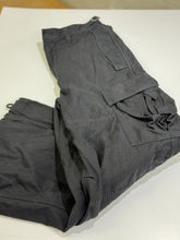 Load image into Gallery viewer, TNA cargo pants 6
