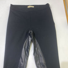 Load image into Gallery viewer, Burberry leather/zipper detail skinny pants 6
