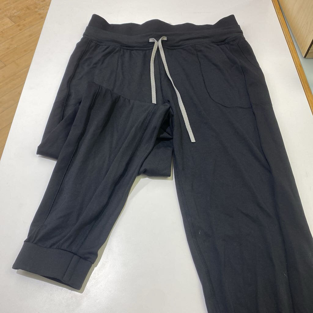 Lululemon jogger style leggings 8