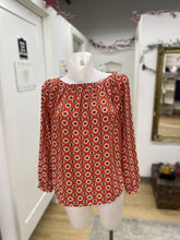 Load image into Gallery viewer, Ann Taylor flowy top S
