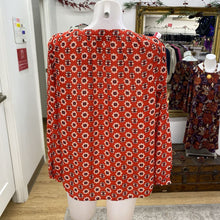 Load image into Gallery viewer, Ann Taylor flowy top S
