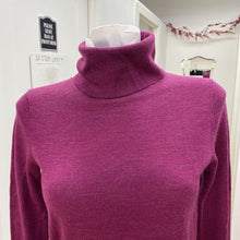 Load image into Gallery viewer, Gap merino wool sweater XS
