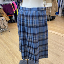 Load image into Gallery viewer, Vintage Wool Plaid pleated kilt skirt 16
