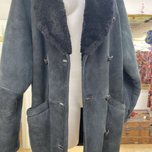 Load image into Gallery viewer, Danier vintage shearling coat S
