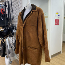 Load image into Gallery viewer, JJ Farmer shearling coat M
