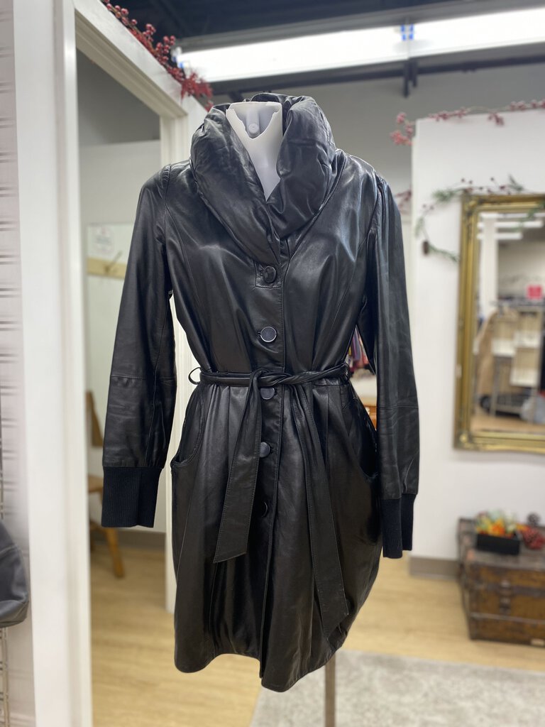 Danier leather pleated coat S