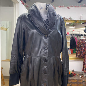 Danier leather pleated coat S