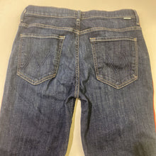 Load image into Gallery viewer, Mother Insider Crop Step Fray jeans 30
