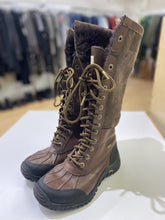 Load image into Gallery viewer, Gadea suede boots NWOT 38
