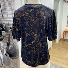 Load image into Gallery viewer, Contemporaine velour floral top S
