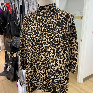 Zara leopard print top S