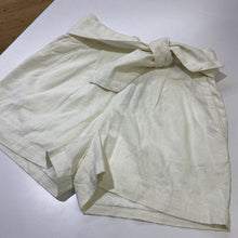 Load image into Gallery viewer, Dynamite lined linen blend shorts XS
